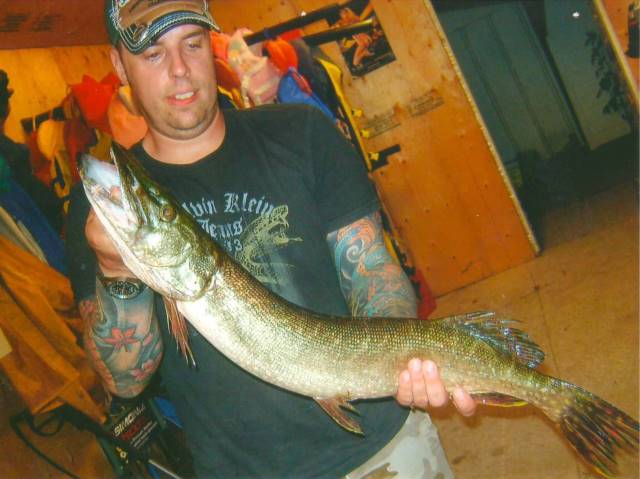 Lawrence Park Little Lake Fish 19